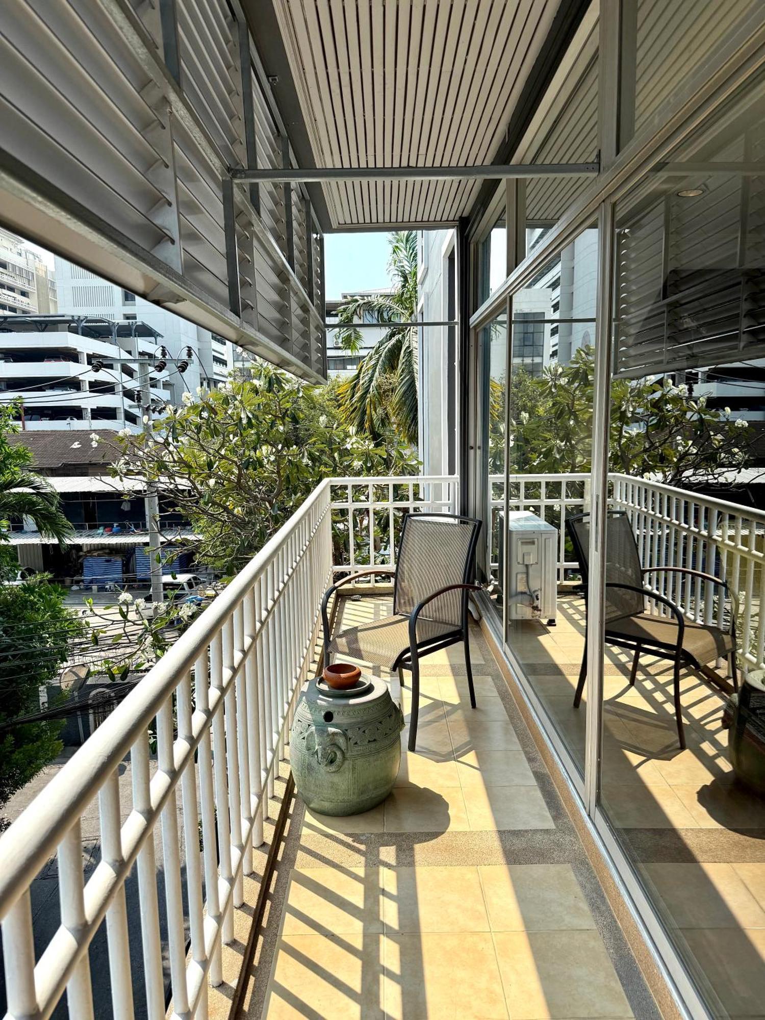 Samsen Suites Spacious 2Br Contemporary Thai Style Bangkok Exteriör bild