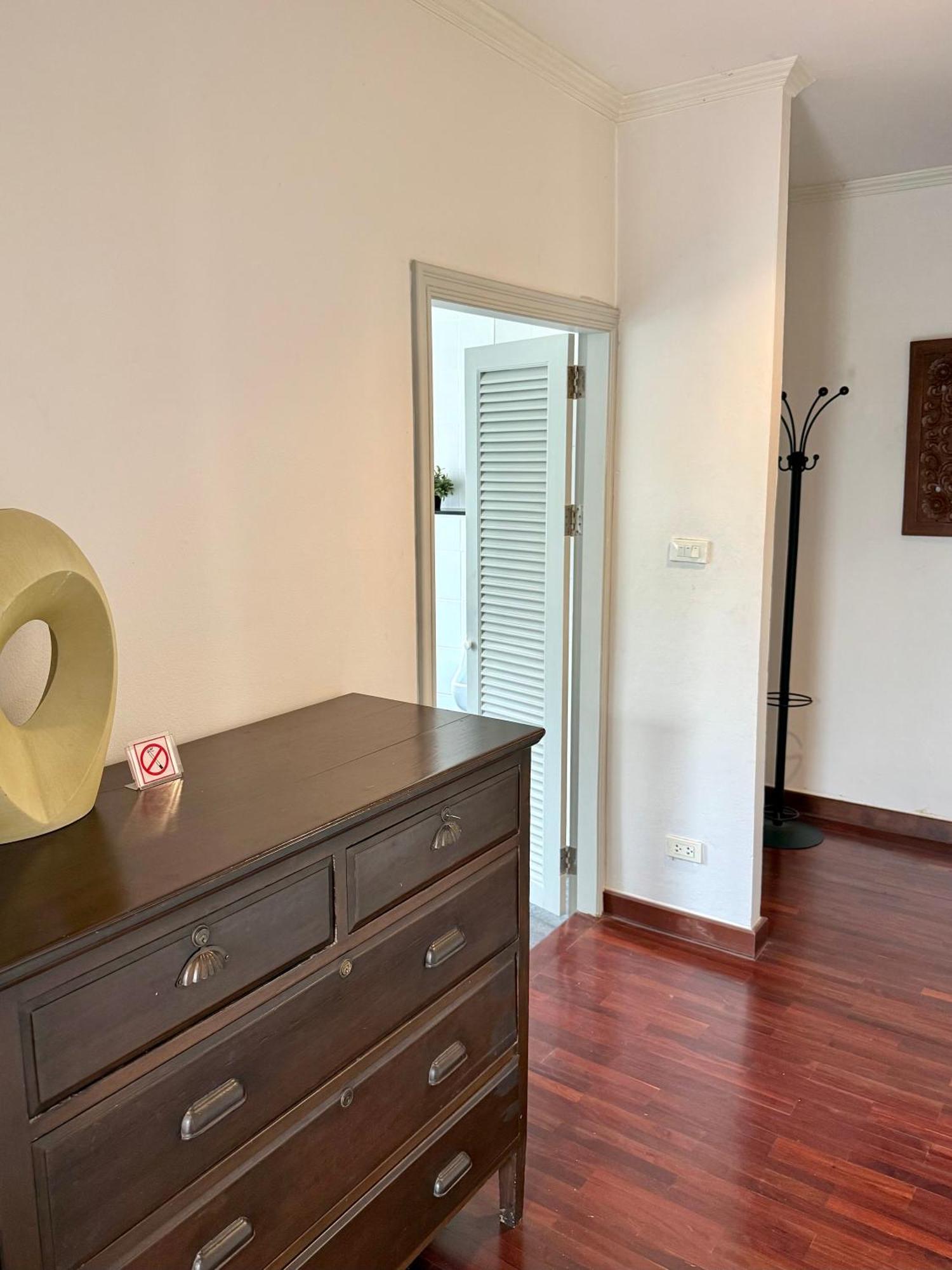 Samsen Suites Spacious 2Br Contemporary Thai Style Bangkok Exteriör bild