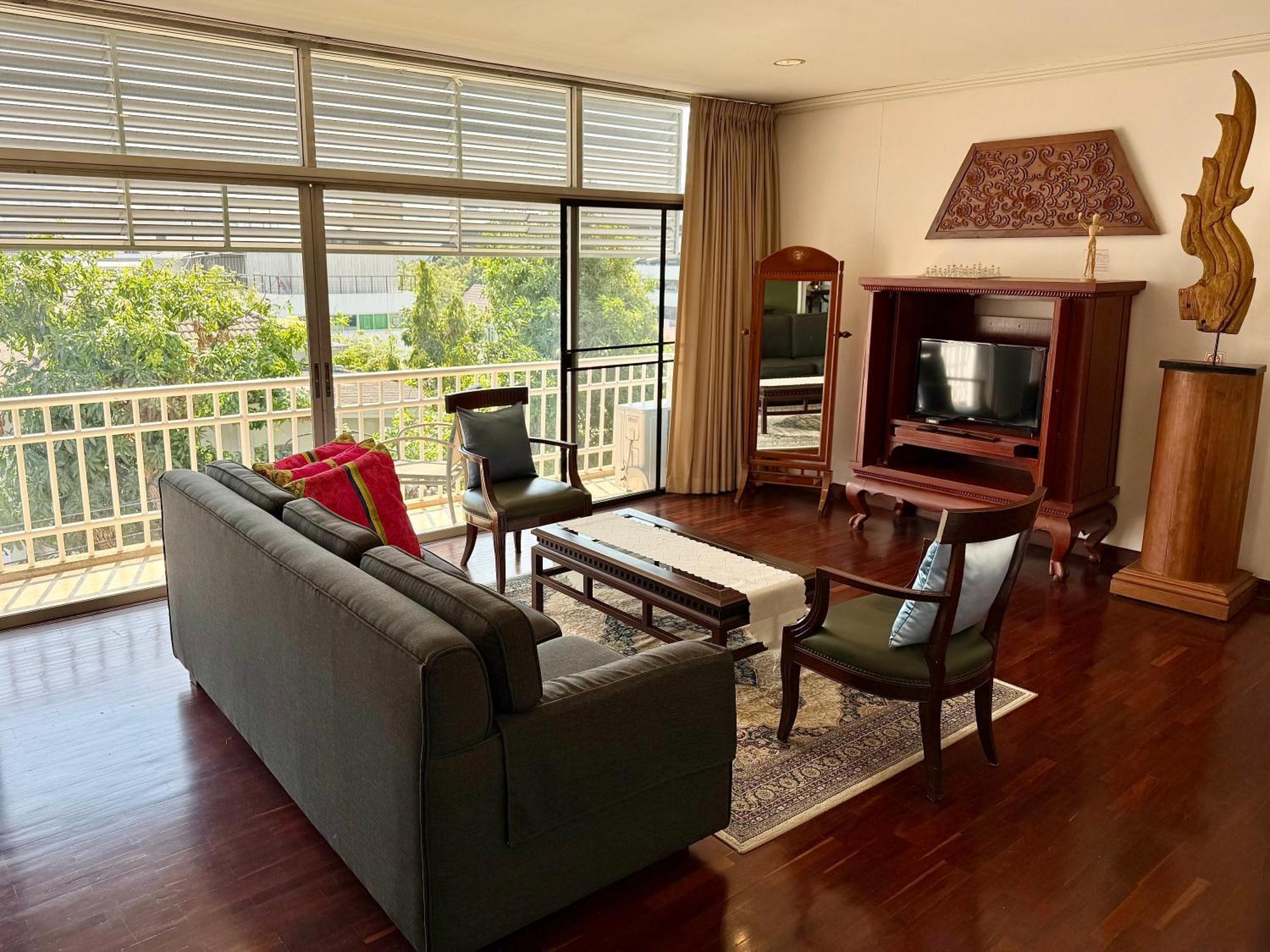 Samsen Suites Spacious 2Br Contemporary Thai Style Bangkok Exteriör bild